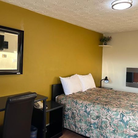 Old Mill Motel Blind River ภายนอก รูปภาพ