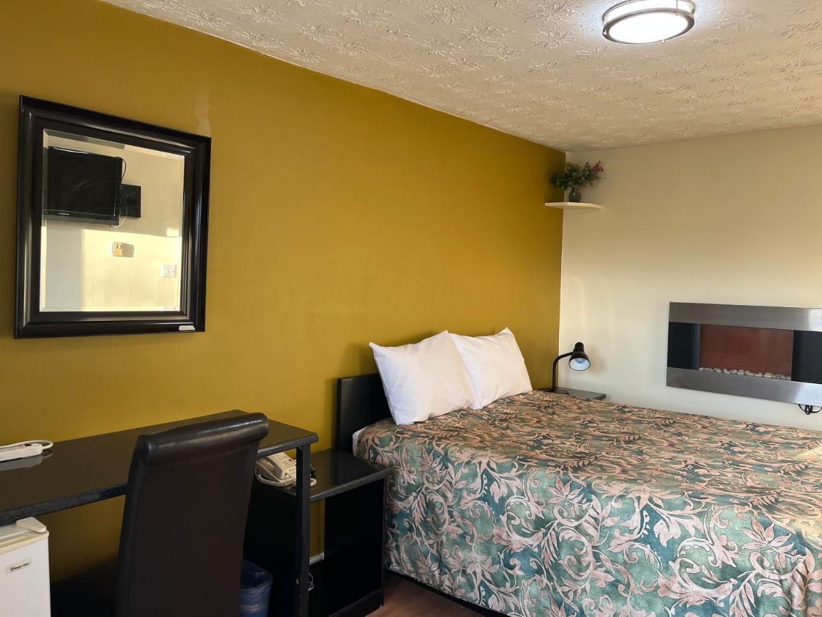 Old Mill Motel Blind River ภายนอก รูปภาพ