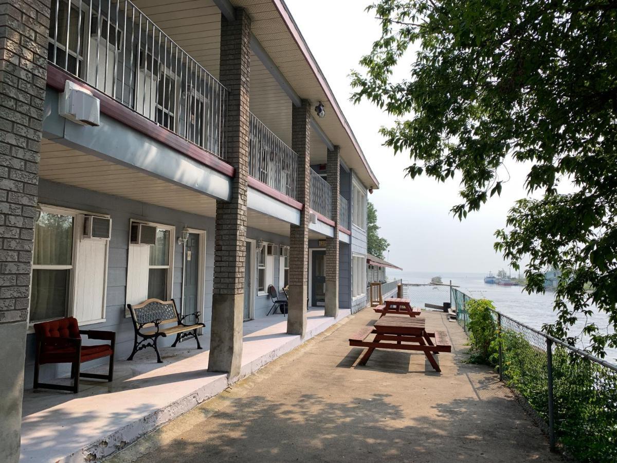 Old Mill Motel Blind River ภายนอก รูปภาพ