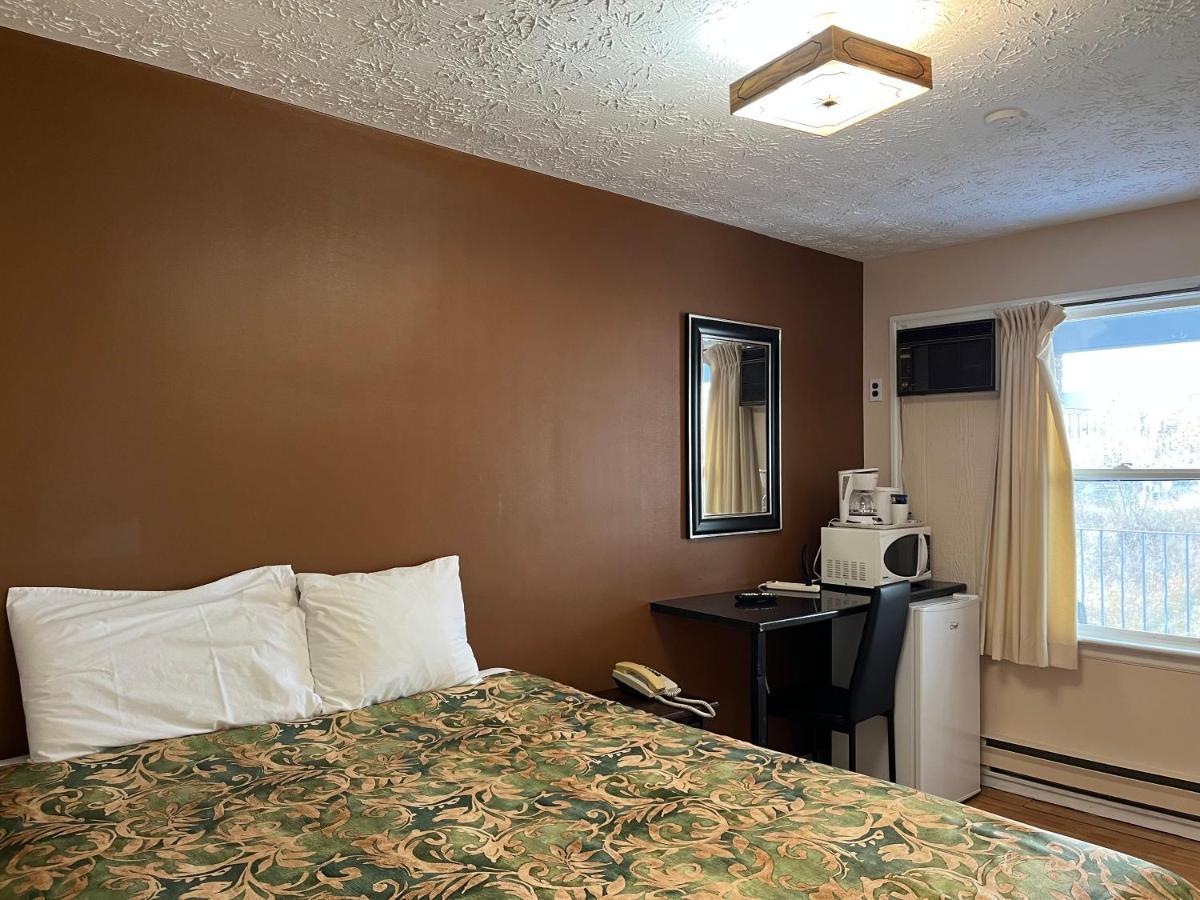 Old Mill Motel Blind River ภายนอก รูปภาพ