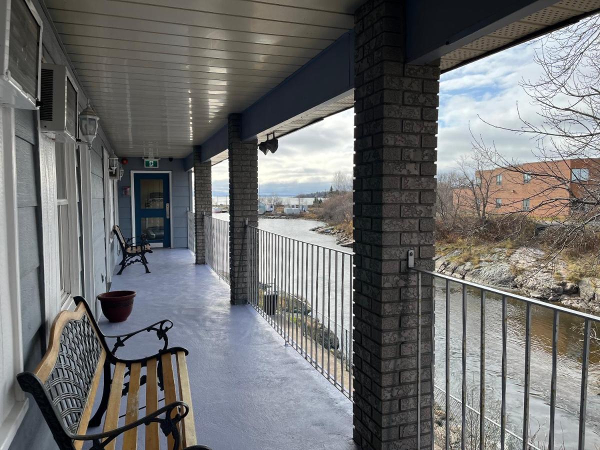 Old Mill Motel Blind River ภายนอก รูปภาพ